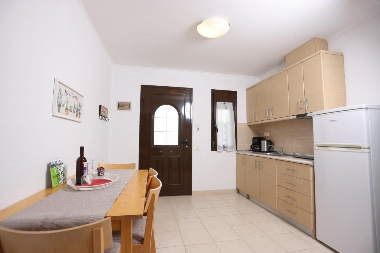 Peristeridi Apartments Поліхроно Екстер'єр фото